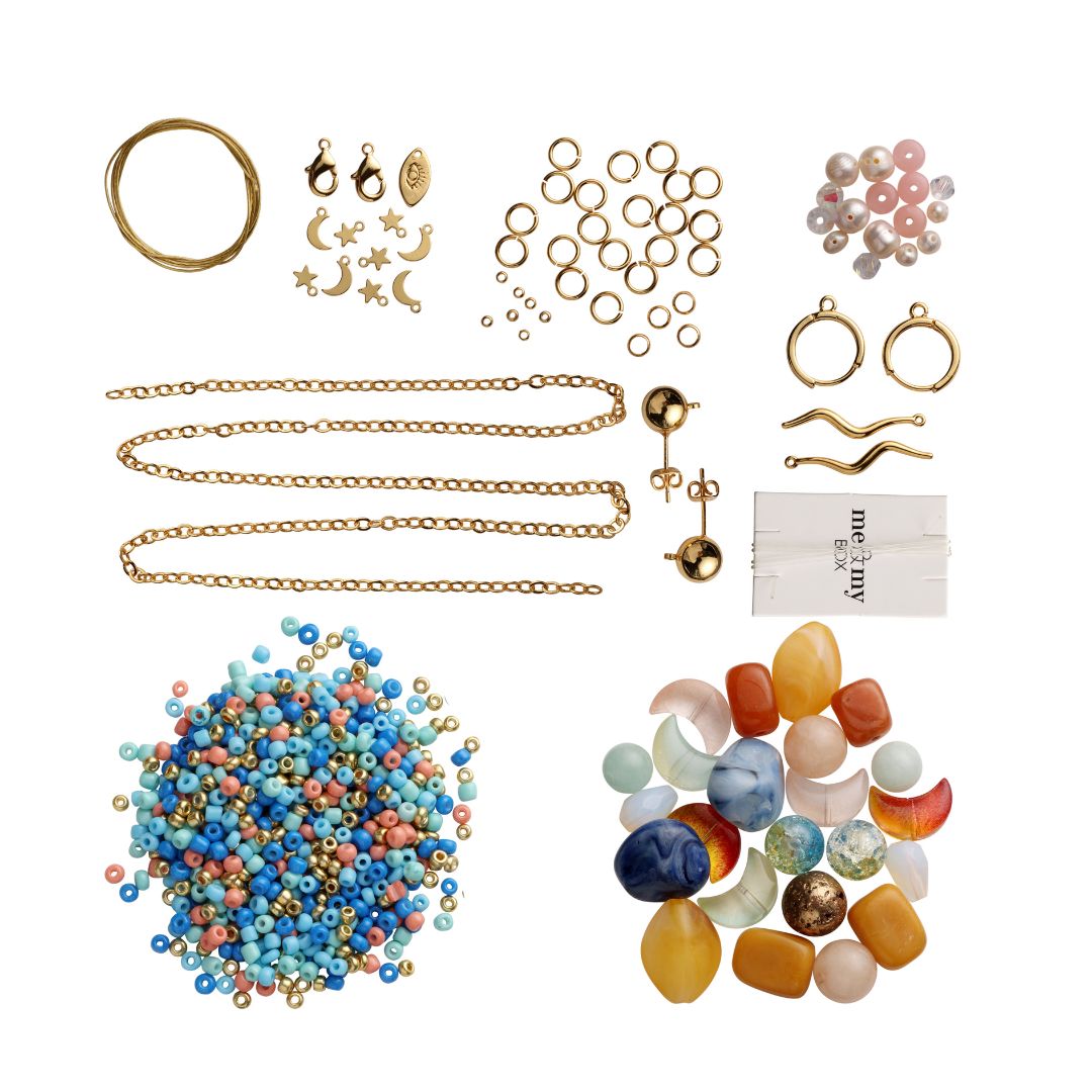 To the Moon Box No. 23 - Inspiration from the 8 planets of the solar system