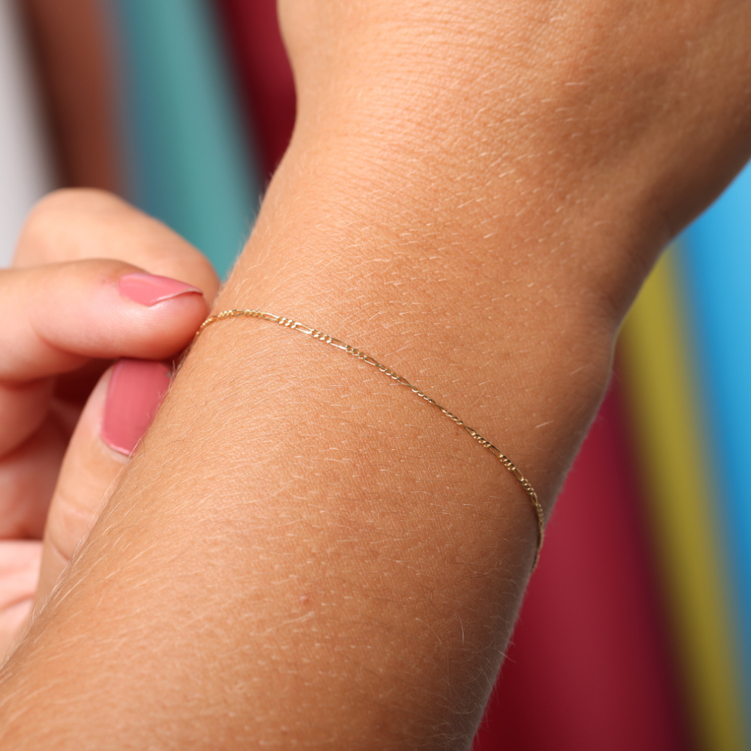 Bonding - necklaces and rings - BOOK TIME