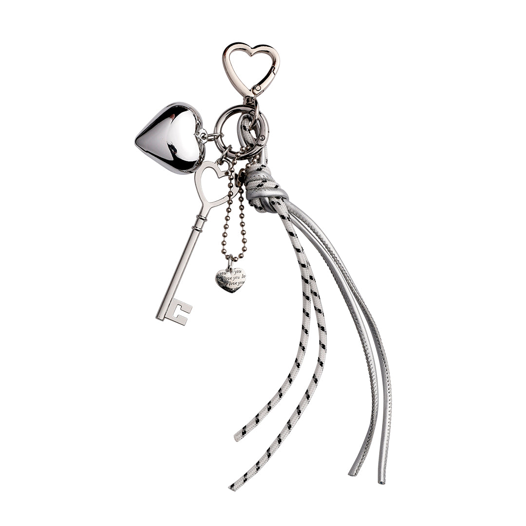 Sølv hjerte i keyhanger/nøglering/bagcharm