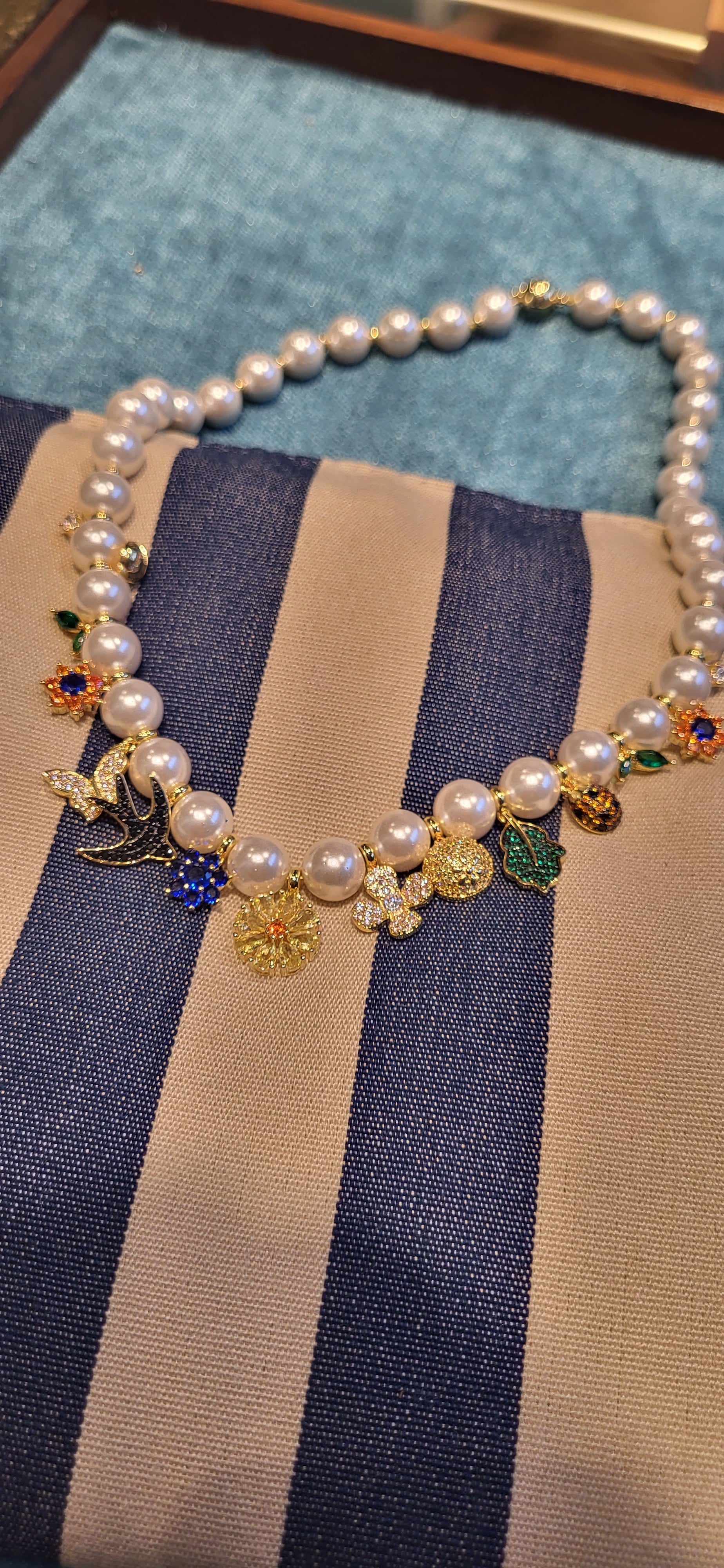 Playful pearl chain - 45 cm