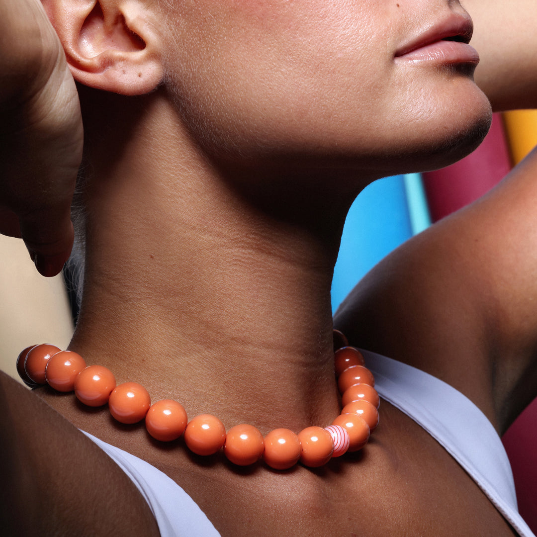 Oversize pearl necklaces