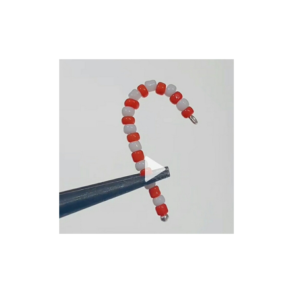 DIY Tutorial 〰️ How to make a christmas candy cane pendant 🍬🎅 〰️ www.meandmybox.com